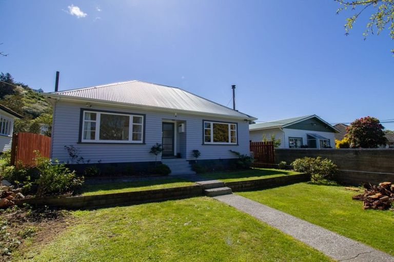 Photo of property in 38 Allington Road, Karori, Wellington, 6012