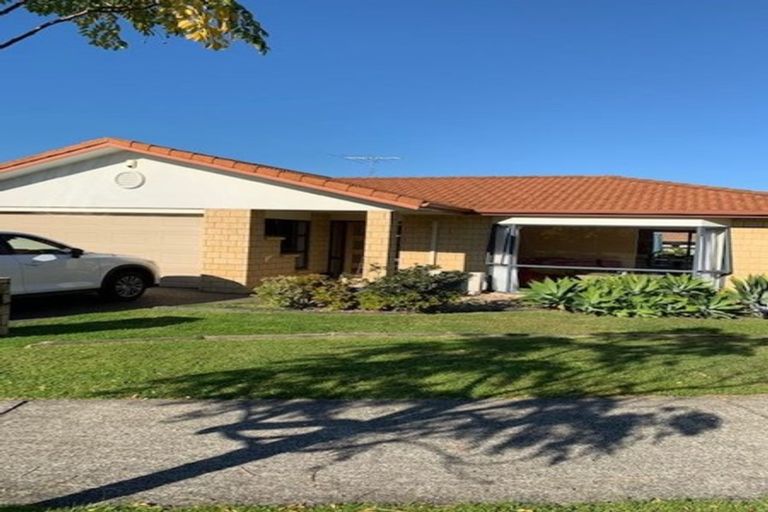 Photo of property in 10 Sayes Close, East Tamaki, Auckland, 2013