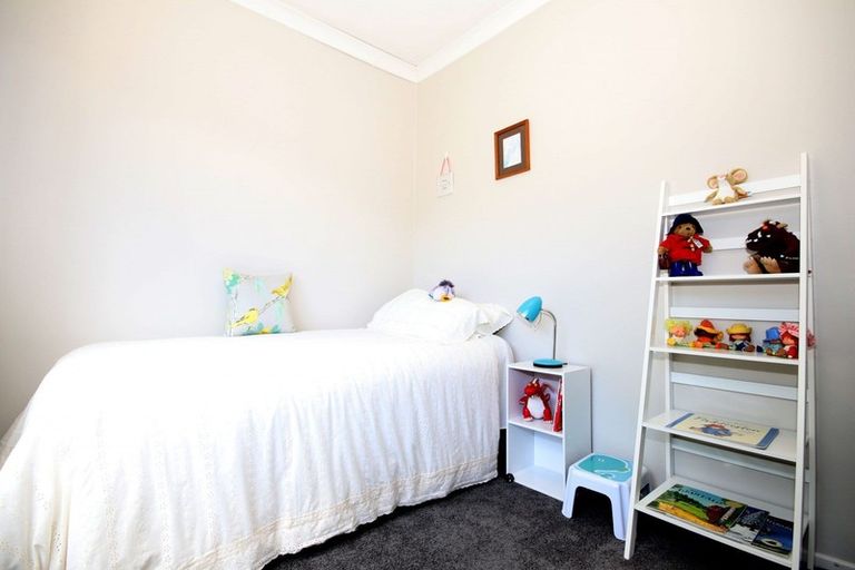 Photo of property in 83 Newcastle Street, Windsor, Invercargill, 9810