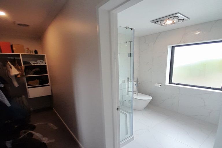 Photo of property in 1a Coletta Lane, Te Atatu South, Auckland, 0610