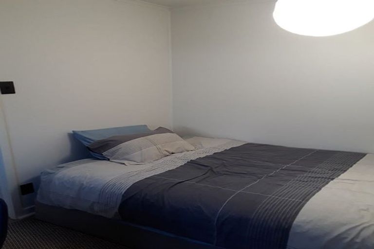 Photo of property in 1/22 Neptune Avenue, Beach Haven, Auckland, 0626