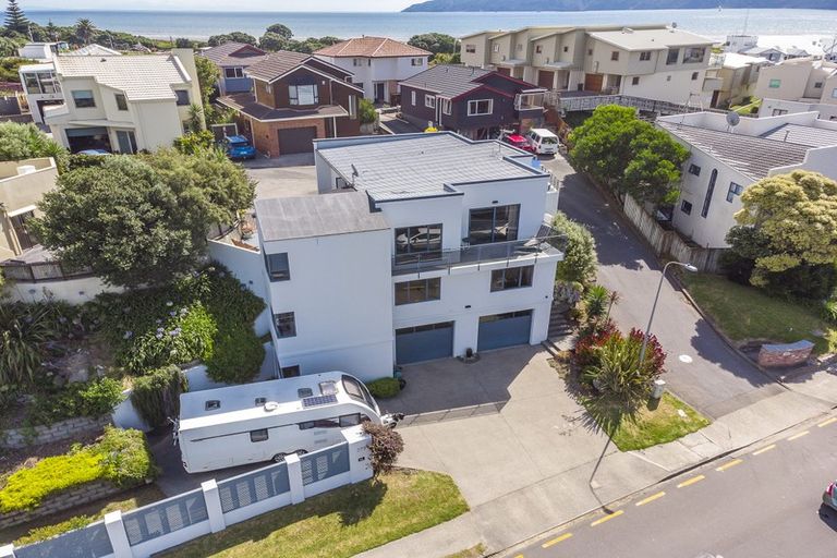 Photo of property in 379 Kapiti Road, Paraparaumu Beach, Paraparaumu, 5032