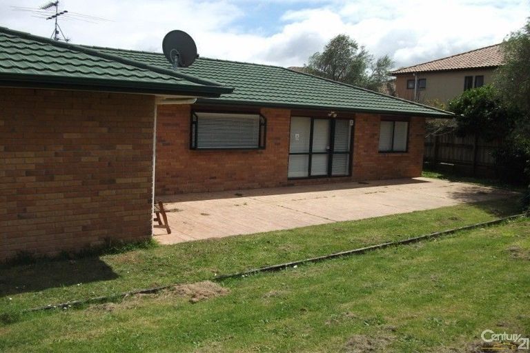 Photo of property in 1 St Leger Close, Huntington Park, Auckland, 2013