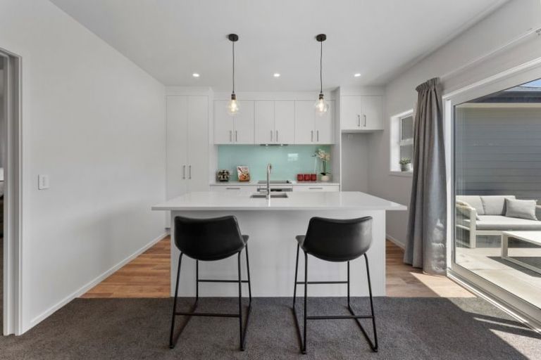 Photo of property in 6a Elm Street, Ebdentown, Upper Hutt, 5018