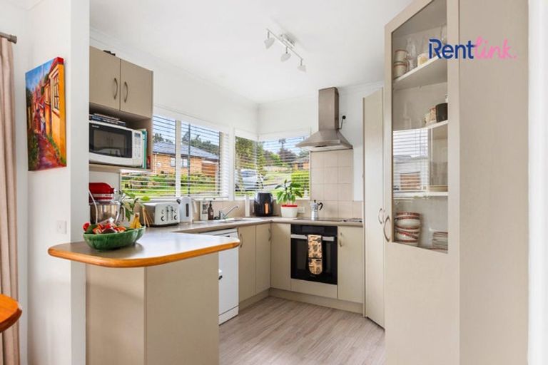 Photo of property in 18 Lysaght Place, Welcome Bay, Tauranga, 3112