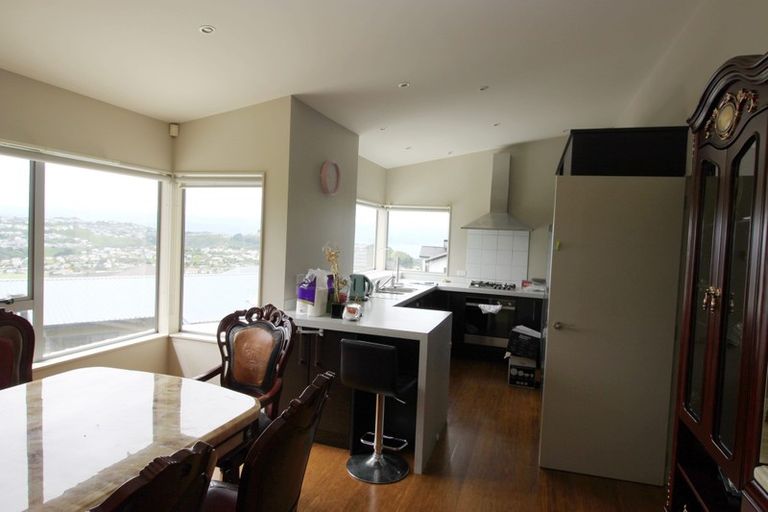 Photo of property in 37 Meadowcroft Grove, Johnsonville, Wellington, 6037