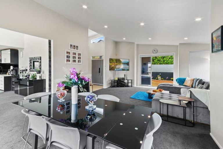 Photo of property in 29 Ina Ville Drive, Pukekohe, 2120