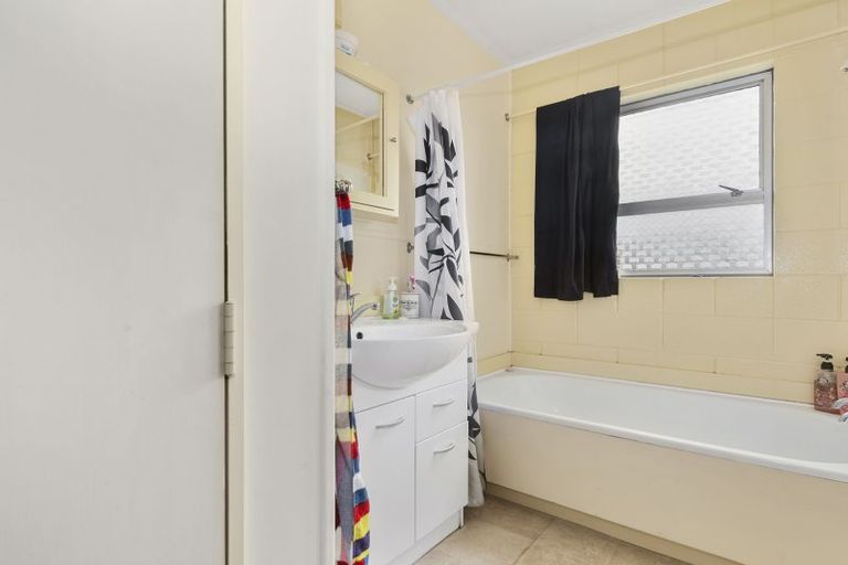 Photo of property in 2/23 Robins Road, Judea, Tauranga, 3110