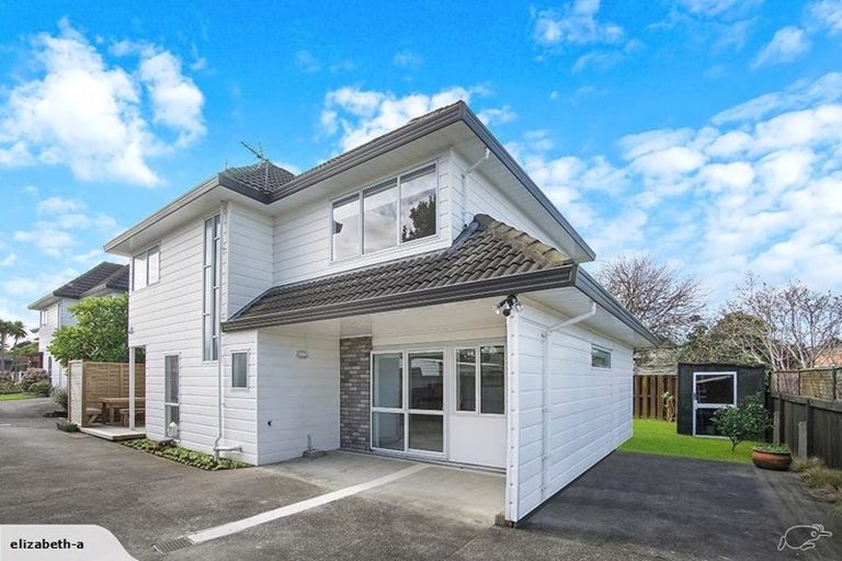 Photo of property in 2/7 Camden Place, Papatoetoe, Auckland, 2025