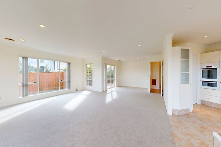Photo of property in 16 Imran Terrace, Khandallah, Wellington, 6035