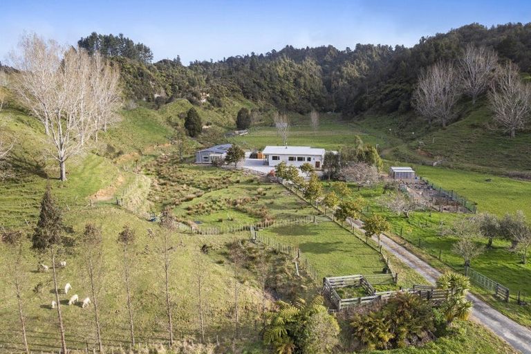 Photo of property in 186 Uruti Road, Uruti, Urenui, 4378