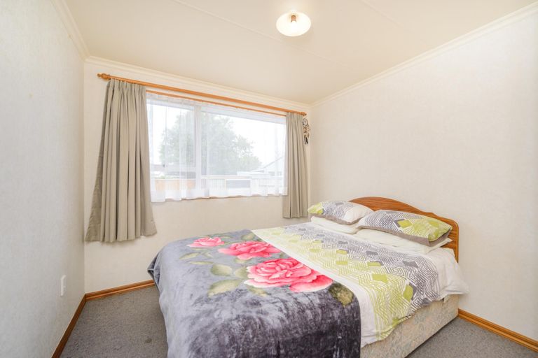 Photo of property in 10 Forbes Place, Kelvin Grove, Palmerston North, 4414