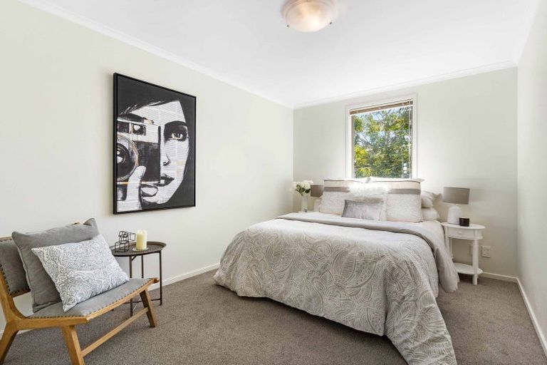 Photo of property in 16 Barnea Circle, Glen Eden, Auckland, 0602