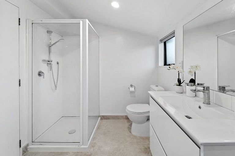 Photo of property in 2 Whitbourne Heights, Manurewa, Auckland, 2105