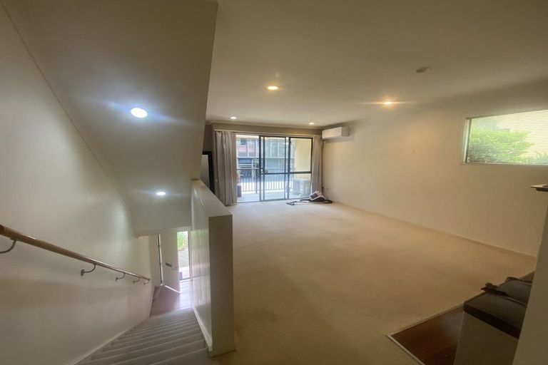 Photo of property in 25 Ballantrae Place, Thorndon, Wellington, 6011