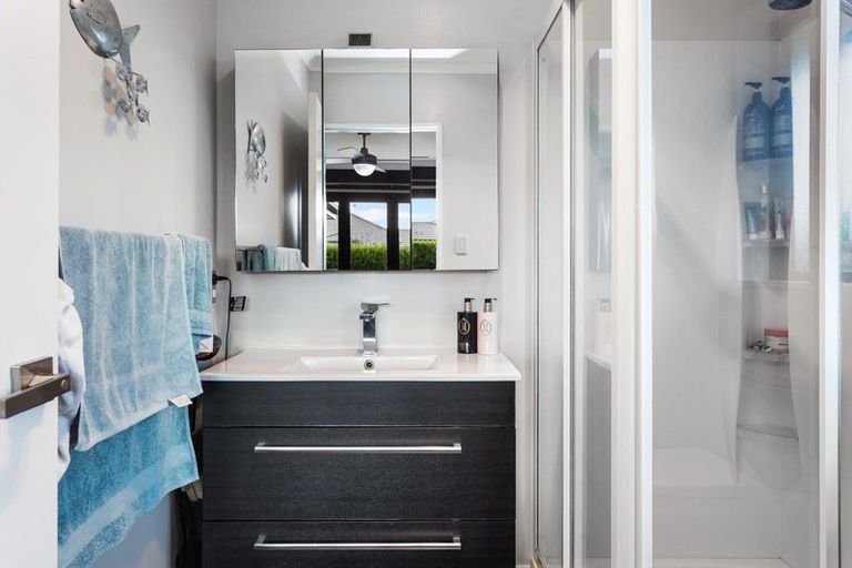 Photo of property in 17 Eyrewell Road, Pegasus, 7612