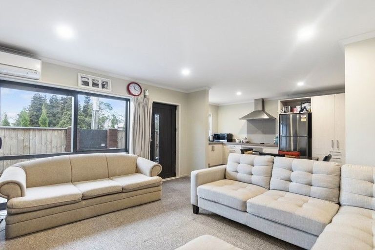 Photo of property in 2/85 Normandy Avenue, Melville, Hamilton, 3206