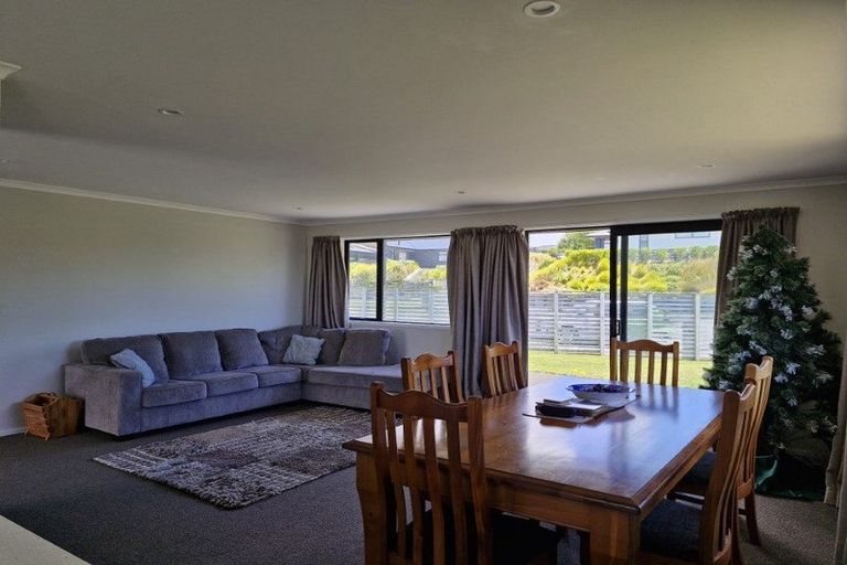 Photo of property in 15 Marsden Place, Hurworth, New Plymouth, 4310