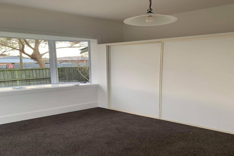 Photo of property in 16 Wainoni Road, Wainoni, Christchurch, 8061