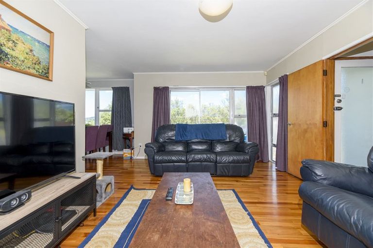 Photo of property in 6 Harmel Road, Glendene, Auckland, 0602