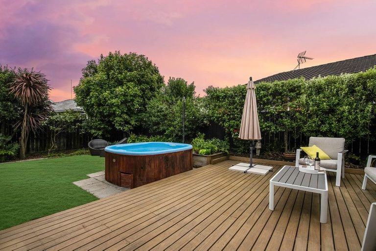 Photo of property in 8 Rushbury Place, Randwick Park, Auckland, 2105