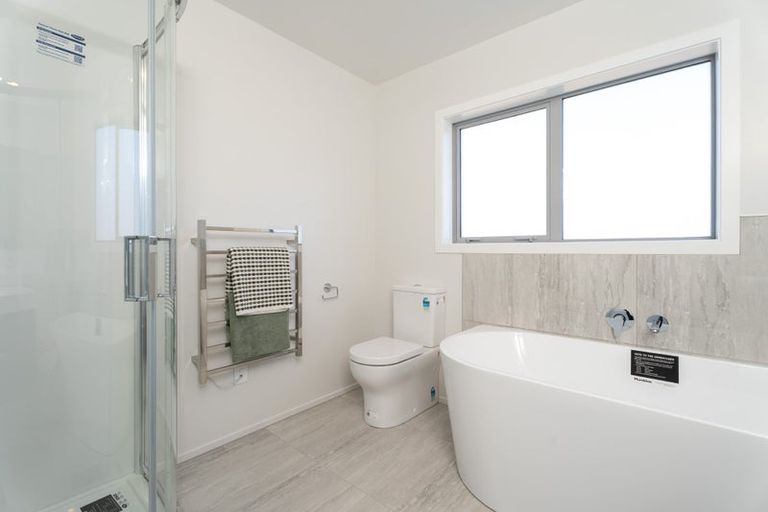 Photo of property in 9 Pine Hill Rise, Glenside, Wellington, 6037