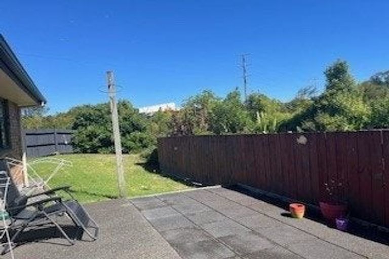 Photo of property in 2 Amsterdam Place, Avondale, Auckland, 0600