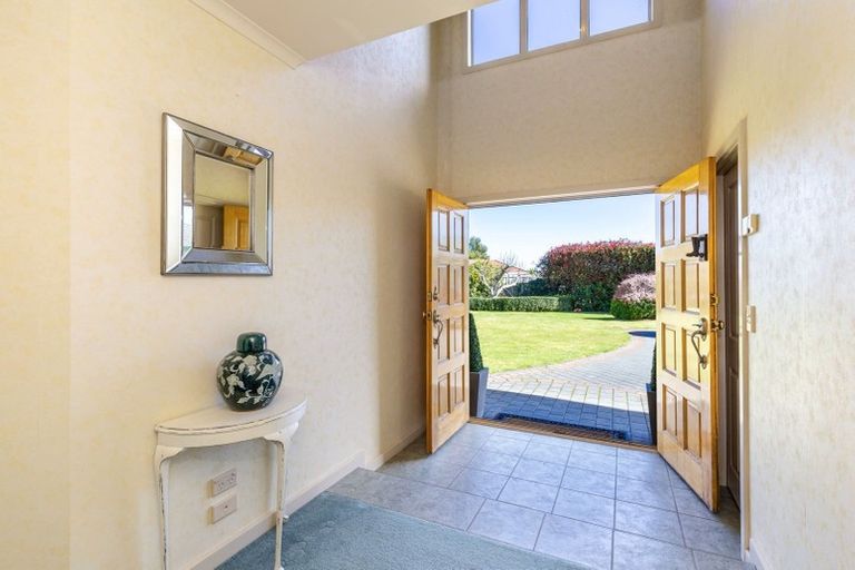 Photo of property in 7 Fairview Terrace, Waipahihi, Taupo, 3330