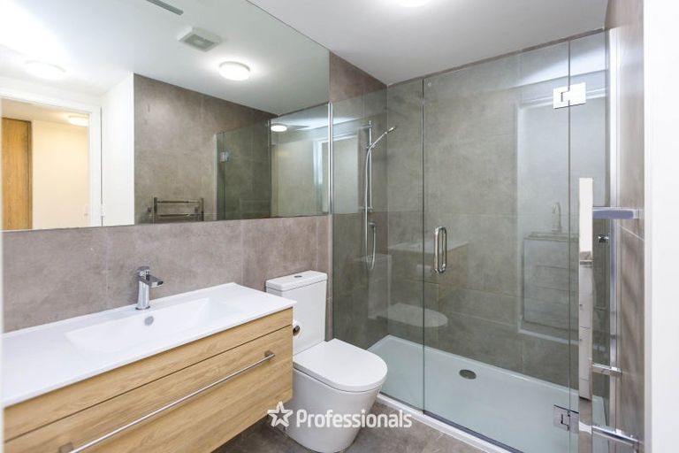 Photo of property in 4/65 Tiketike Way, Brooklyn, Wellington, 6021