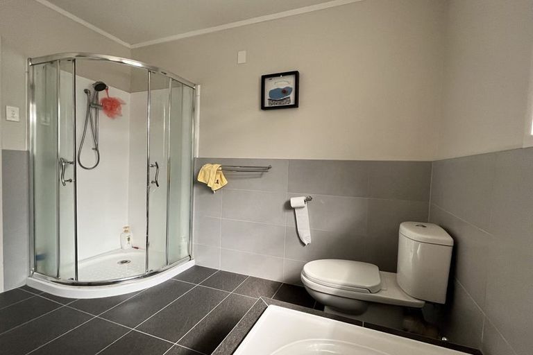 Photo of property in 25 Halberg Street, Glenfield, Auckland, 0629