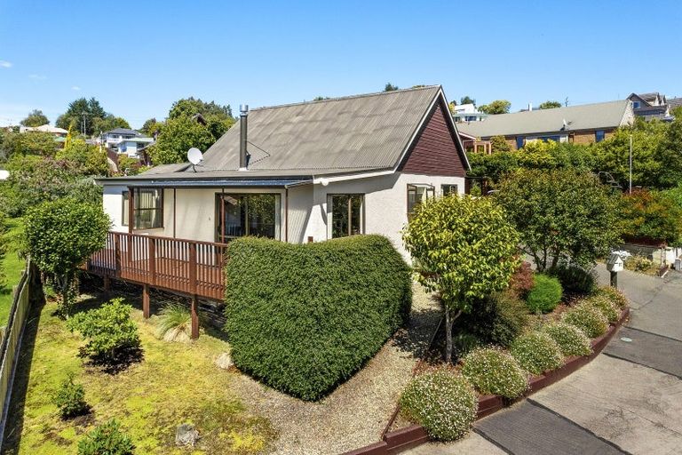 Photo of property in 97 Glenross Street, Glenross, Dunedin, 9011