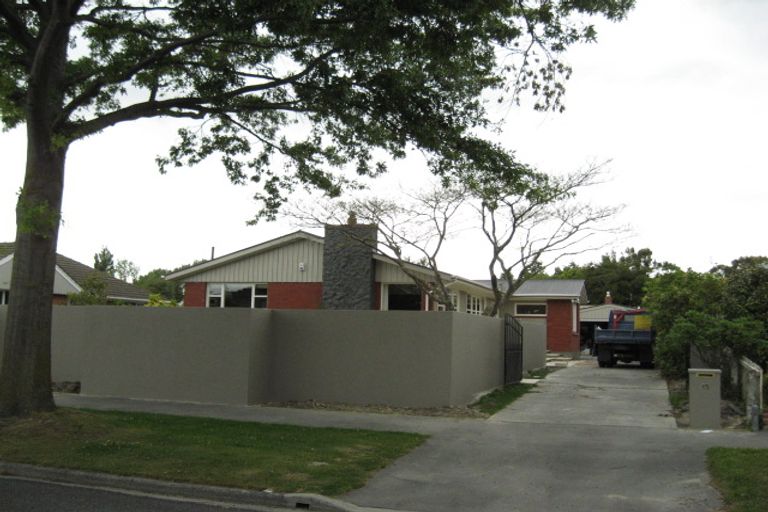 Photo of property in 15 Burnside Crescent, Burnside, Christchurch, 8053