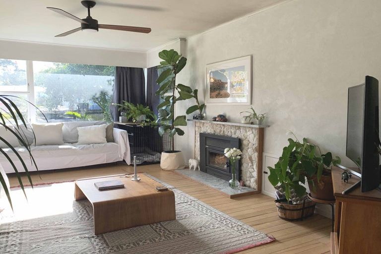 Photo of property in 9 Blue Way, Glendene, Auckland, 0602