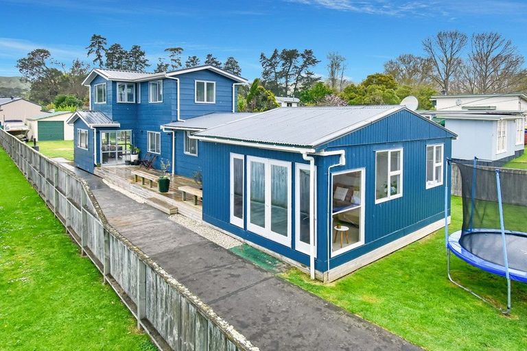 Photo of property in 6 Kawakawa-orere Road, Kawakawa Bay, Papakura, 2585