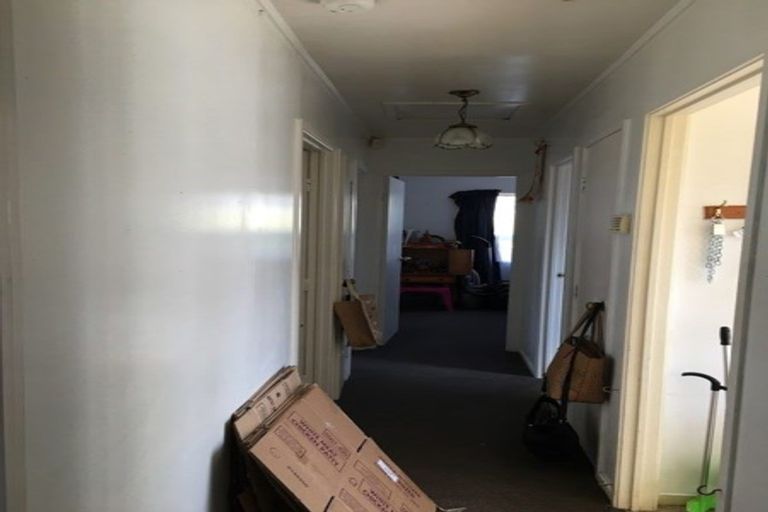 Photo of property in 1/22 Darnell Crescent, Clover Park, Auckland, 2019