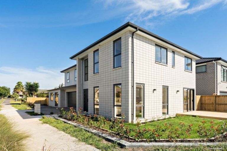 Photo of property in 62 Donegal Park Drive, Flat Bush, Auckland, 2019