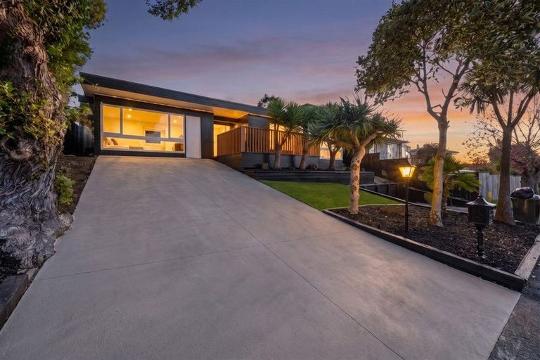 Photo of property in 21 Lawrence Crescent, Hillpark, Auckland, 2102