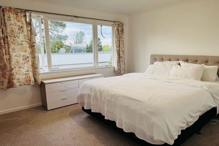 Photo of property in 38 Verran Road, Birkdale, Auckland, 0626