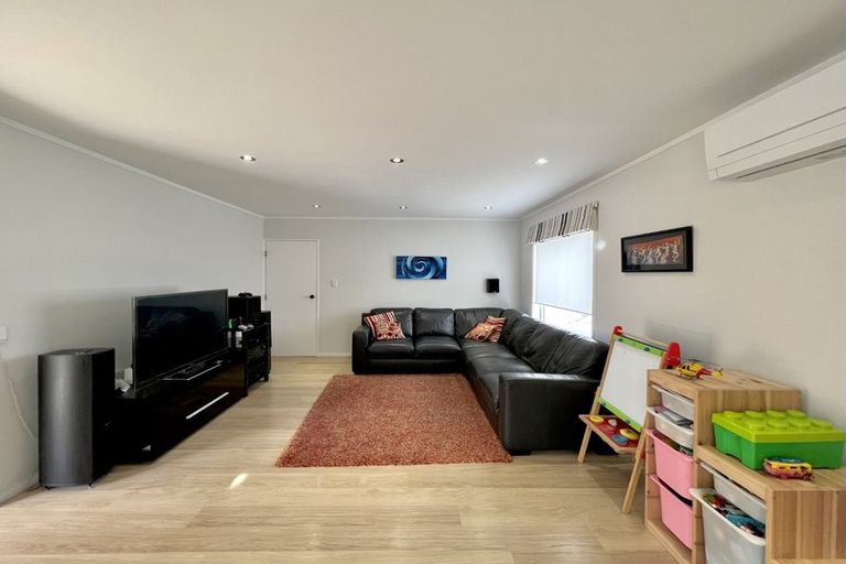 Photo of property in 5 Cambrian Street, Churton Park, Wellington, 6037