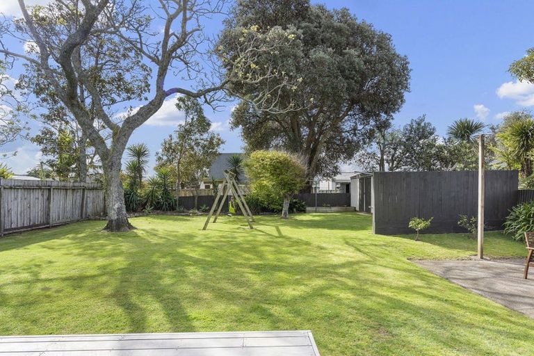 Photo of property in 207 Weka Street, Whangamata, 3620