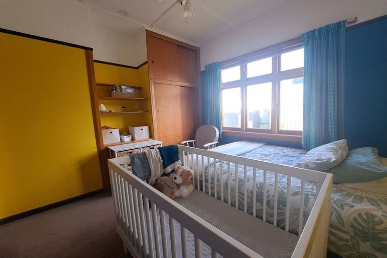 Photo of property in 2 Heretaunga Street, Petone, Lower Hutt, 5012