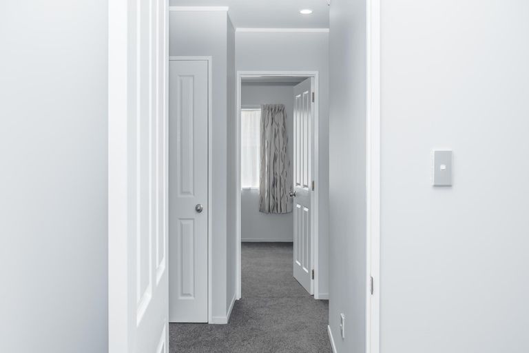 Photo of property in 100 Manuroa Road, Takanini, 2112