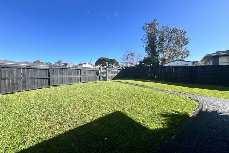 Photo of property in 10 Aquarius Avenue, Glen Eden, Auckland, 0602