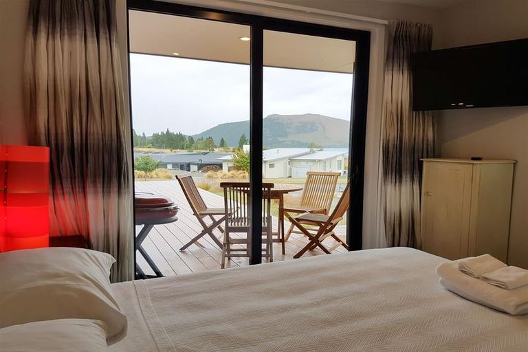 Photo of property in 1 Pollock Place, Lake Tekapo, 7999