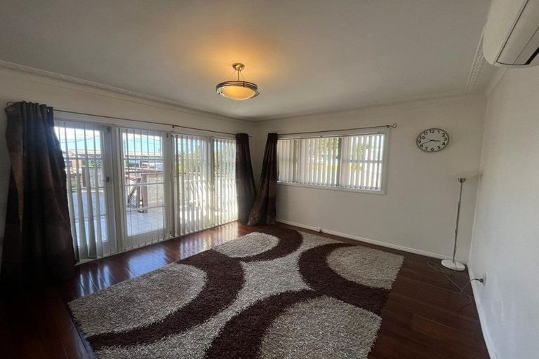 Photo of property in 20 Harrington Road, Henderson, Auckland, 0610