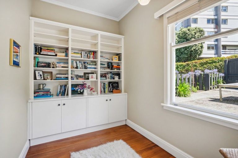 Photo of property in 11a Stowe Hill, Thorndon, Wellington, 6011