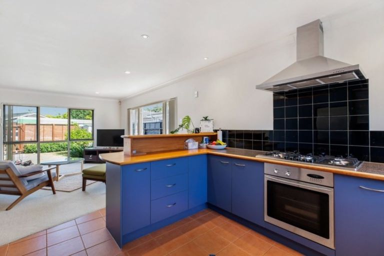 Photo of property in 430a Great South Road, Opaheke, Papakura, 2113