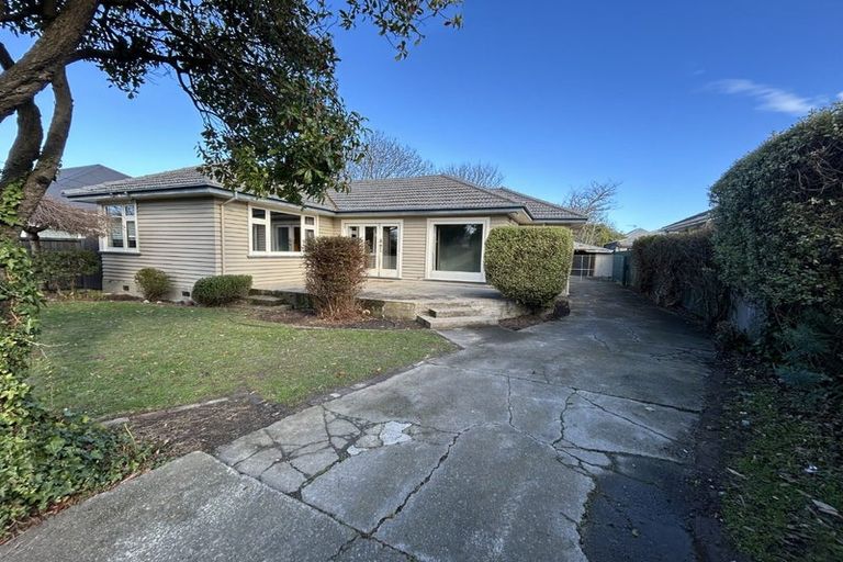 Photo of property in 37 Worthy Street, Ilam, Christchurch, 8041