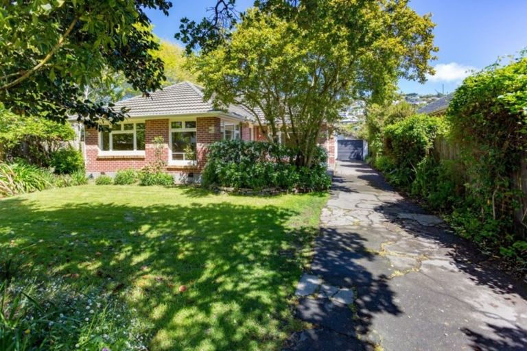 Photo of property in 22 Centaurus Road, Cashmere, Christchurch, 8022