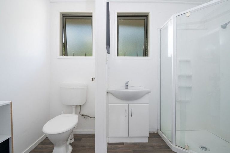 Photo of property in 2/1 Angle Street, Picton, 7220